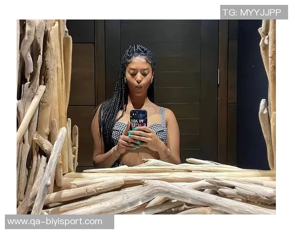 科比大女儿闪耀奢华时尚秀场引领潮流风尚成为各大品牌宠儿